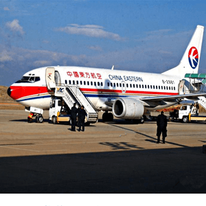 日喀则和平机场空运航空快运业稳步发展的原因是什么？
